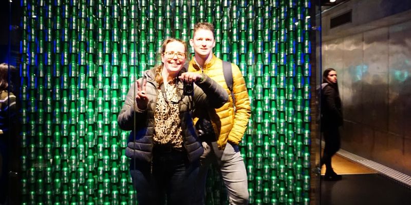 Bier drinken in Amsterdam Heineken selfie spot