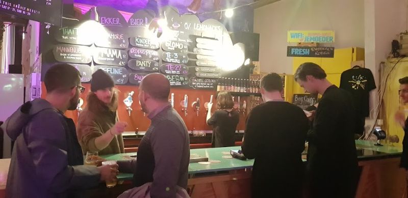 Bier drinken in Amsterdam Oedipus bar
