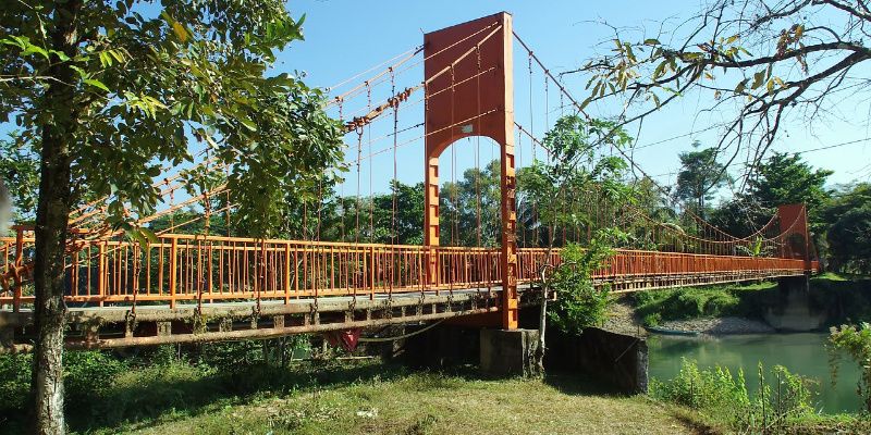 Local Life Perry leeft in Laos Vang vieng brug