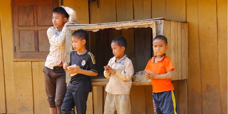 Local Life Perry leeft in Laos kids