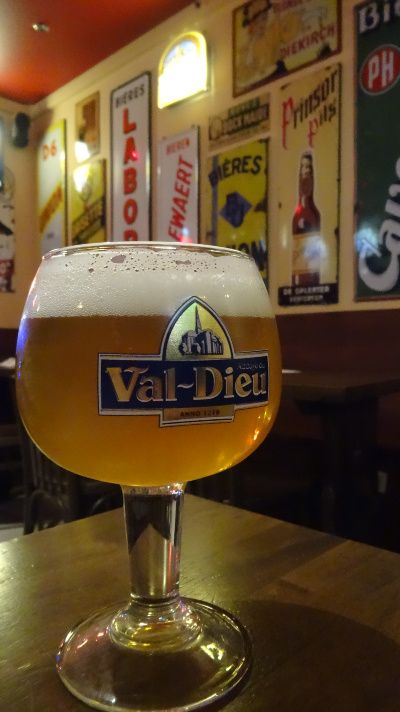 bier drinken in Amsterdam Val dieu